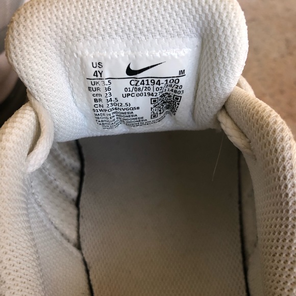 Nike Big Kid Invigor Running Shoes - Picture 5 of 6